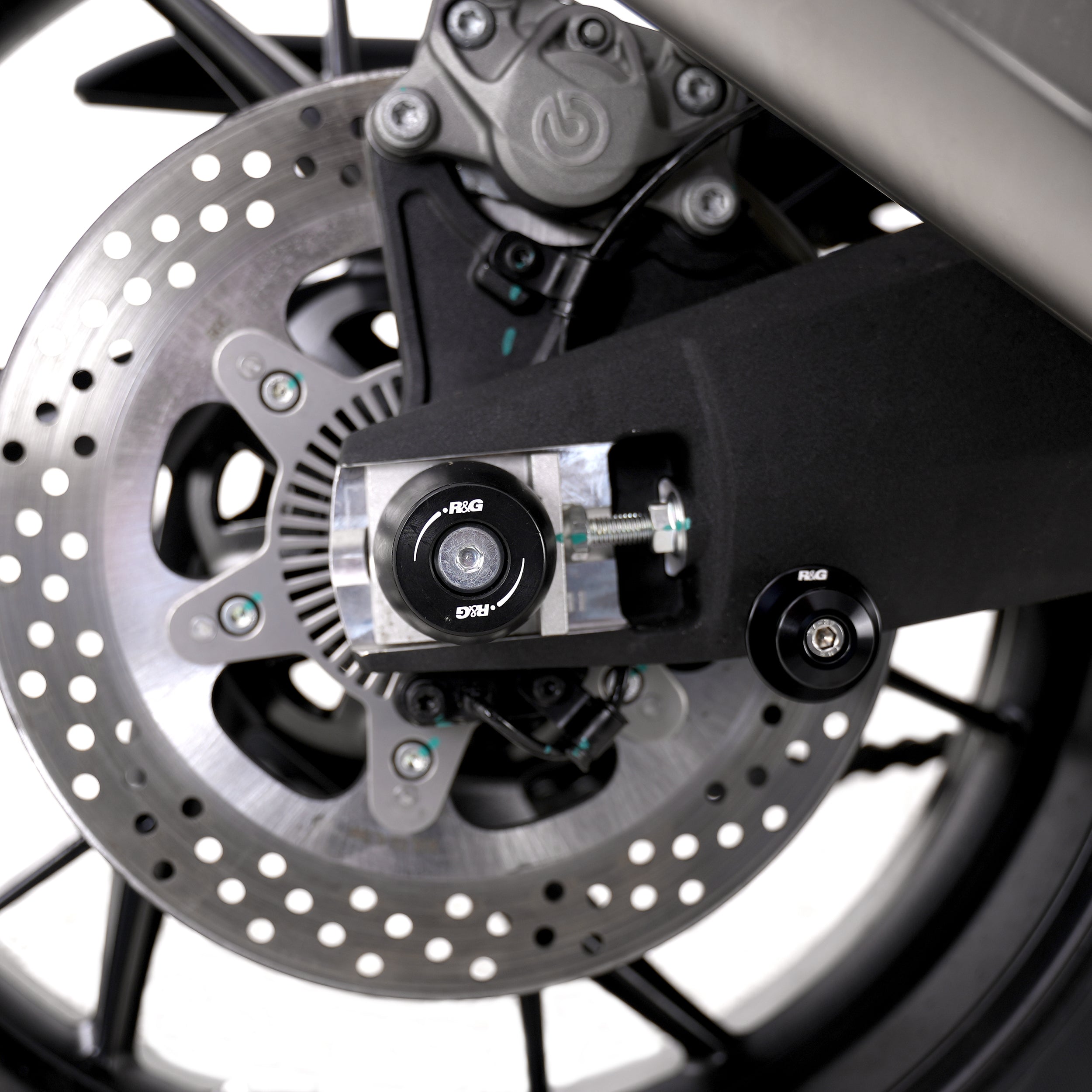 APEX Swingarm Protectors for the QJMOTOR SRK 800 '25-, SRK 800 RR '25- & SRT 900 S '25-
