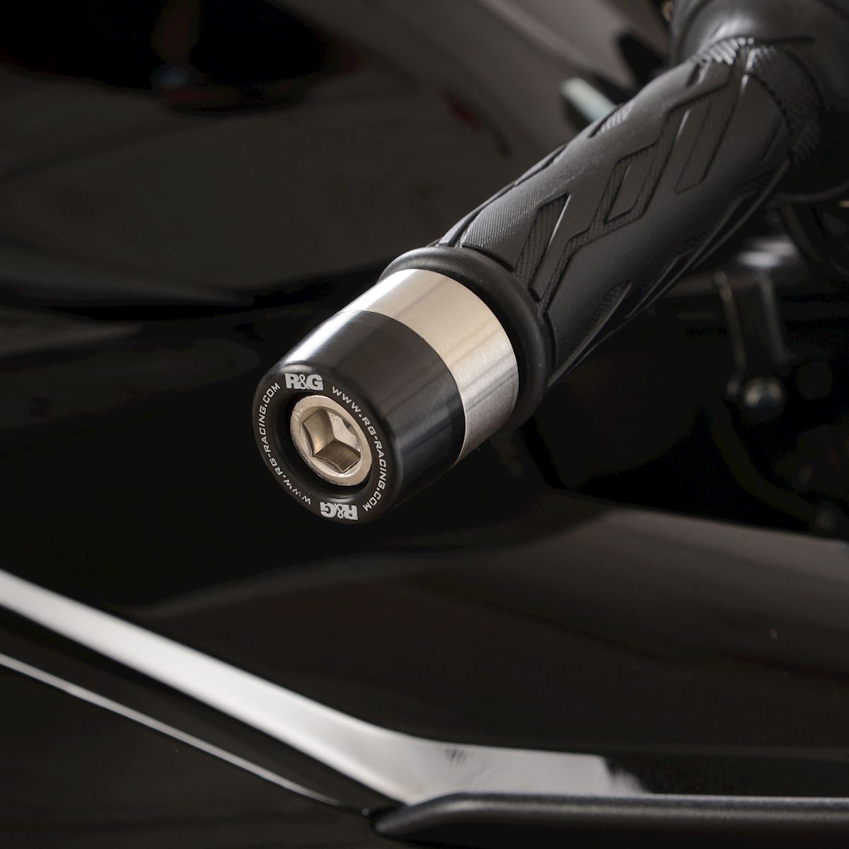Bar End Sliders for Suzuki Hayabusa '21-