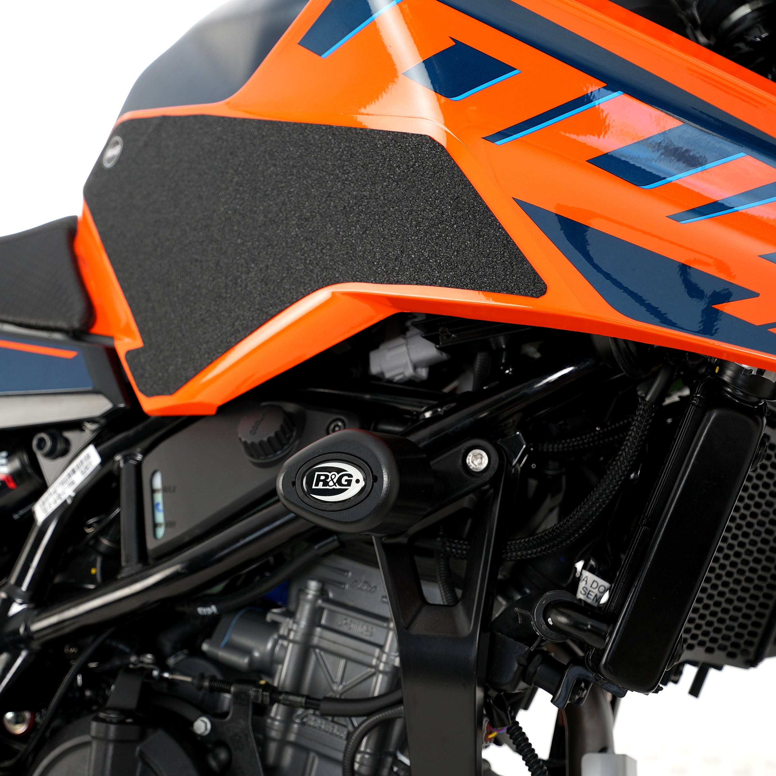 Crash Protectors- Aero Style for KTM 125/250/390 '24- & Husqvarna Vitpilen 401 '24-