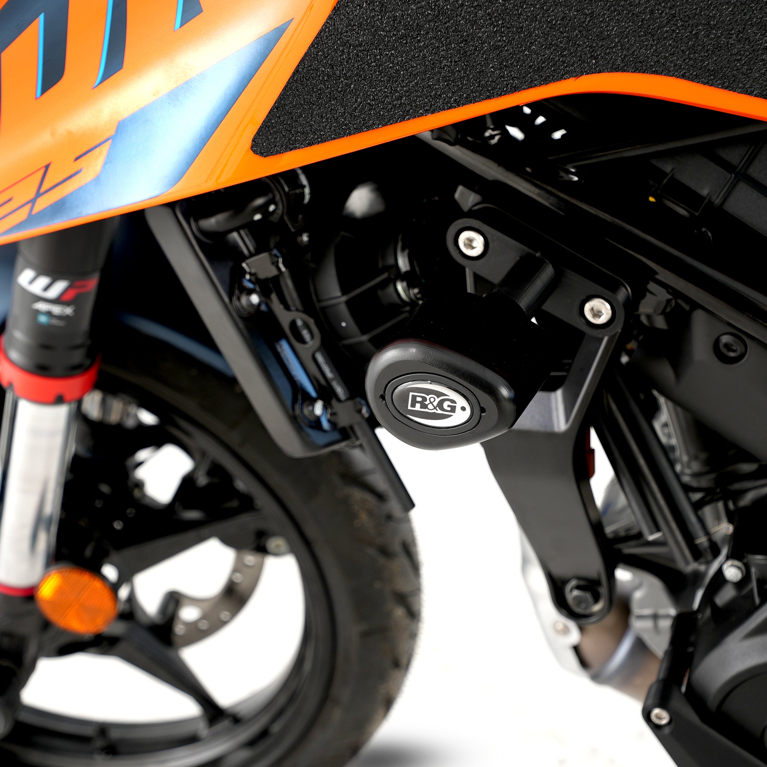 Crash Protectors- Aero Style for KTM 125/250/390 '24- & Husqvarna Vitpilen 401 '24-