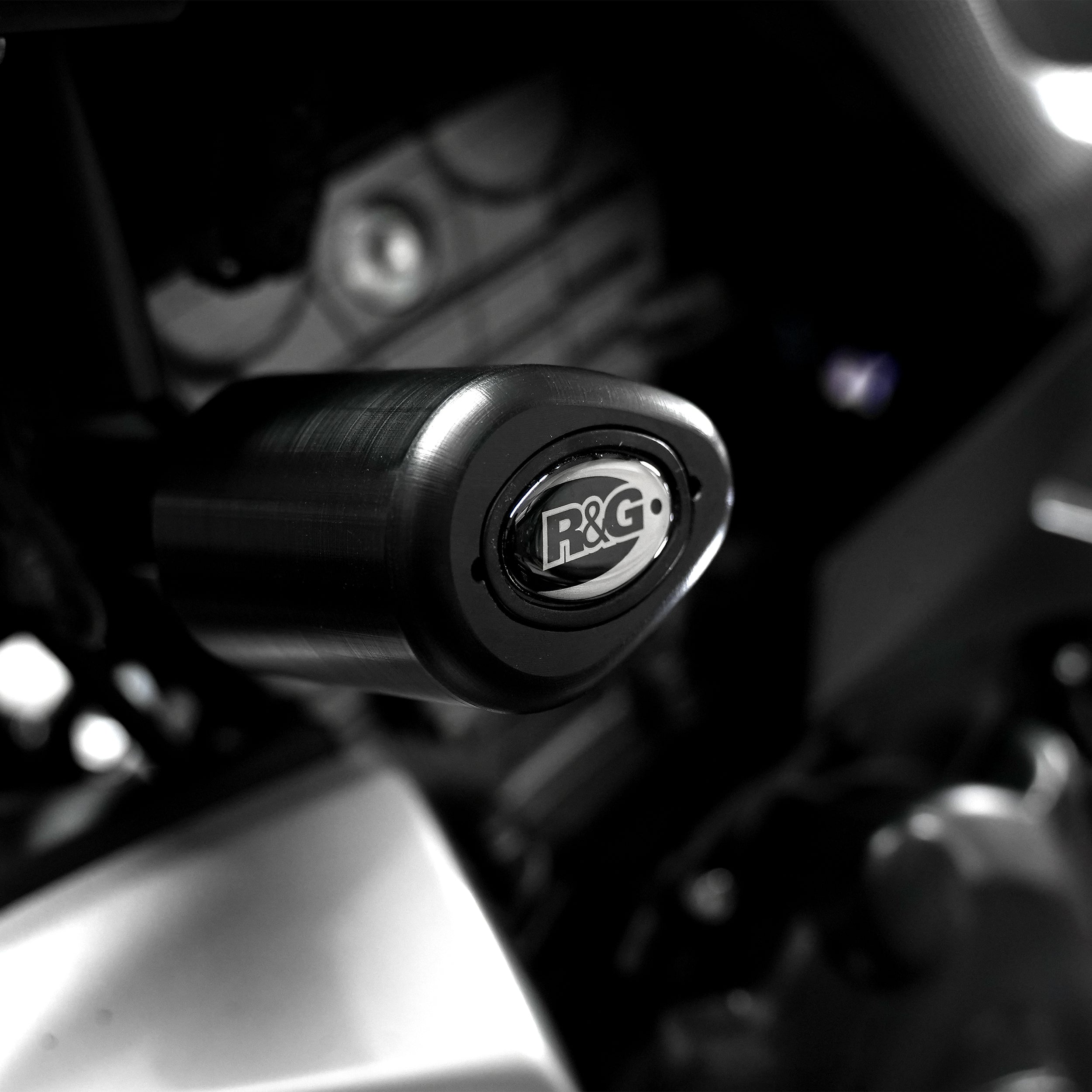 Crash Protectors - Aero Style for Suzuki GSX-S 125 '20- (non-drill)