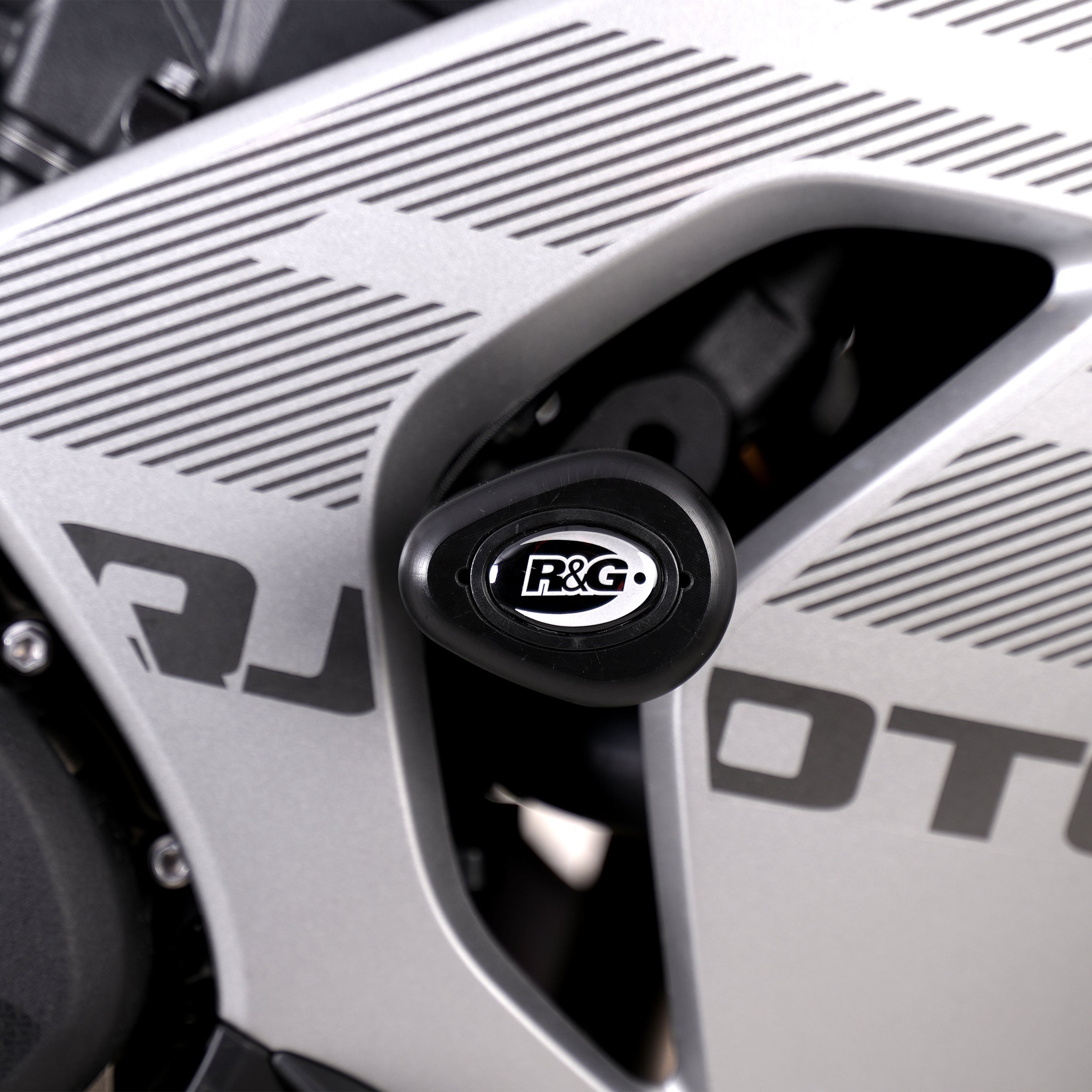 Crash Protectors - Aero Crash Protectors for QJMOTOR SRK 800 RR '25-. -Non Drill