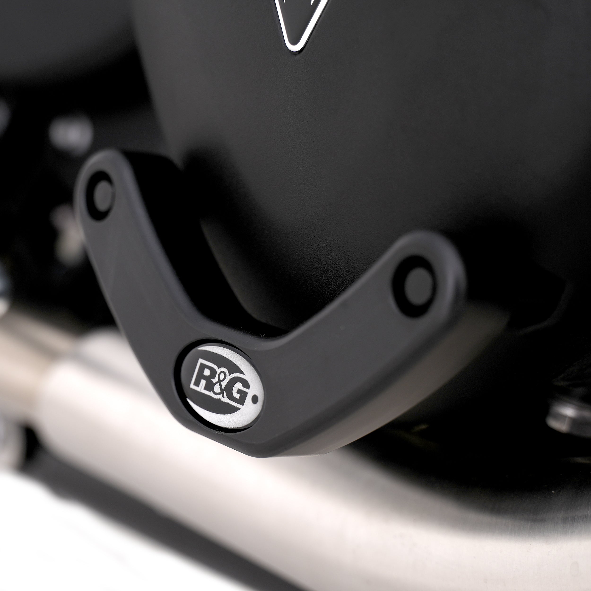Engine Case Slider for Triumph Street Twin, Thruxton 1200/R '16-, Speed Twin 1200 '19-, Scrambler 1200 XC/XE '19-, Scrambler 900 '23-25 & Speed Twin 900 '22- models (RHS)