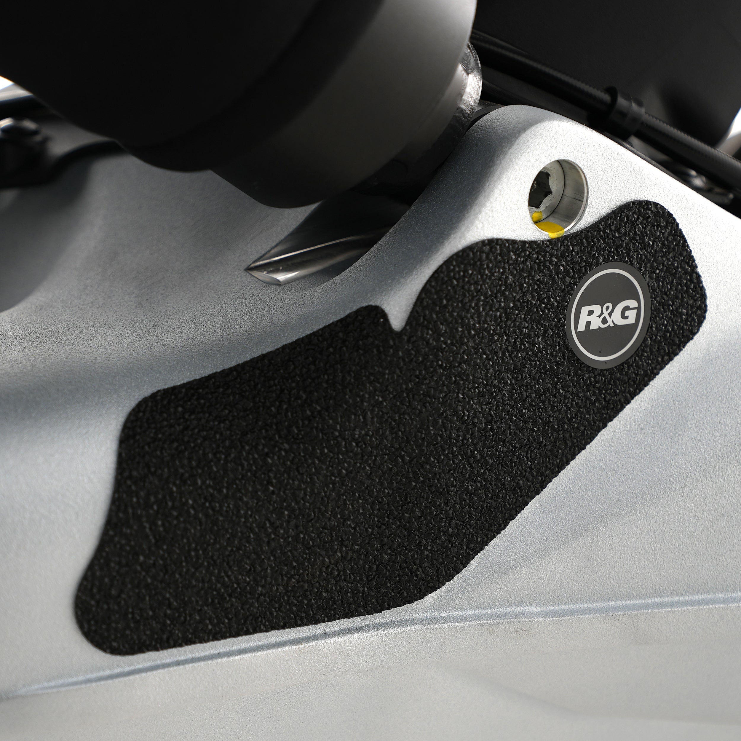 R&G Boot Guard Kit for Moto Guzzi V100 '23-, Stelvio '24-
