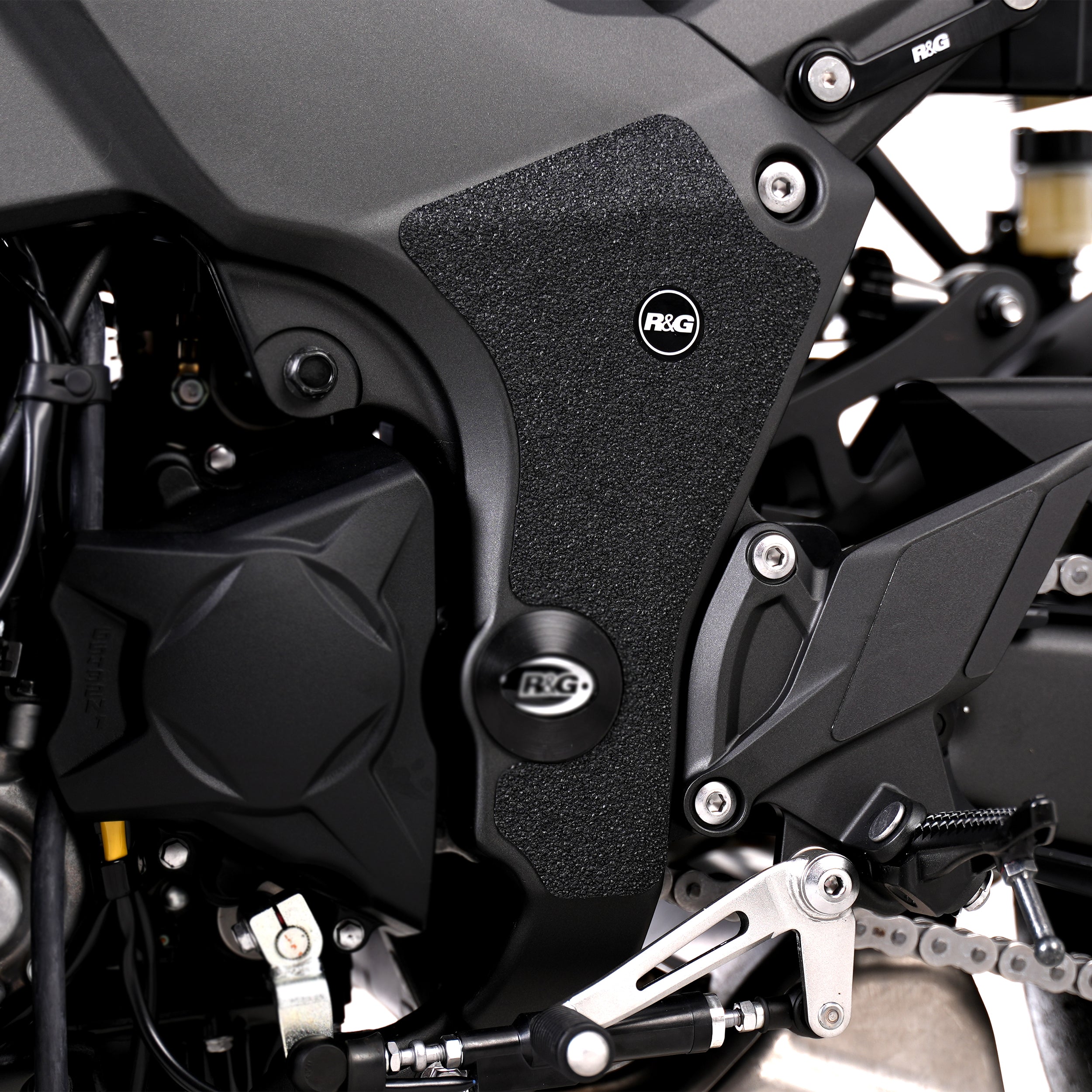 R&G Boot Guard Kit for Kawasaki Z1100 '26-, Z1000SX '11-'19 & Ninja 1000SX '20- '24 & Ninja 1100SX '25-