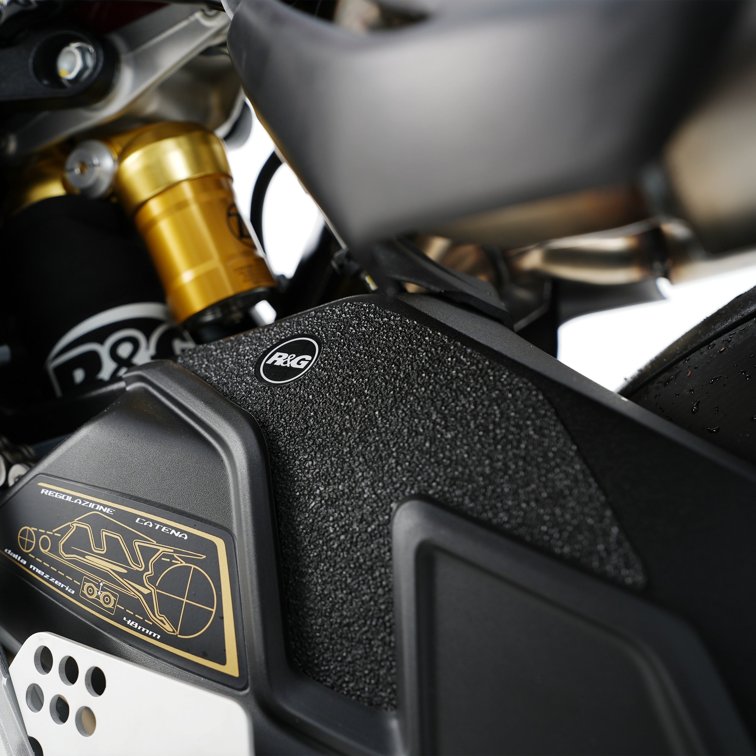 R&G Boot Guard Kit for MV Agusta Brutale 1000RR '20-25 & Brutale 1000RS '24-25.