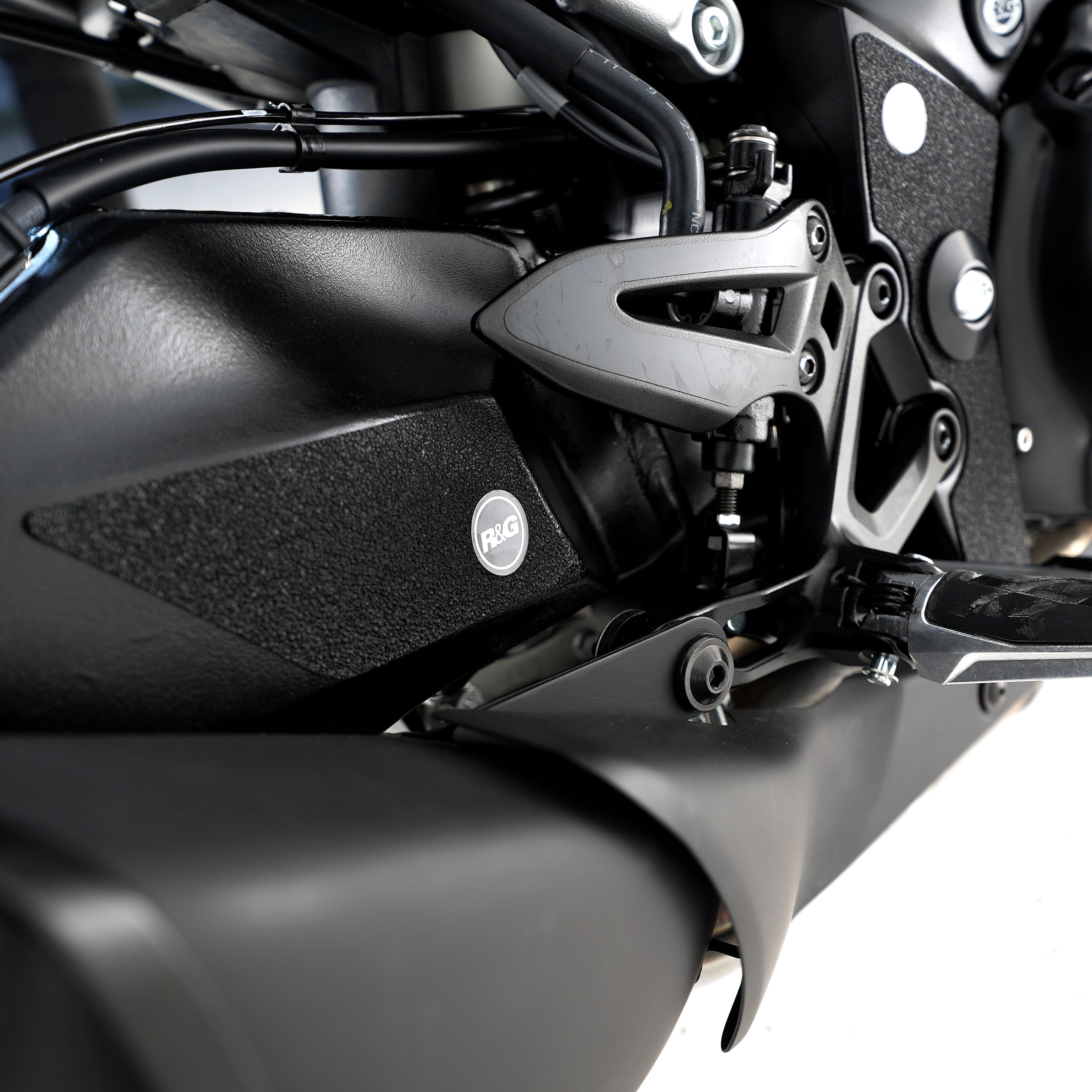 R&G Boot Guard Kit for Suzuki GSX-S1000 '21- & GSX-S1000 GT '22-, SUZUKI GSX-S1000 GX '24-