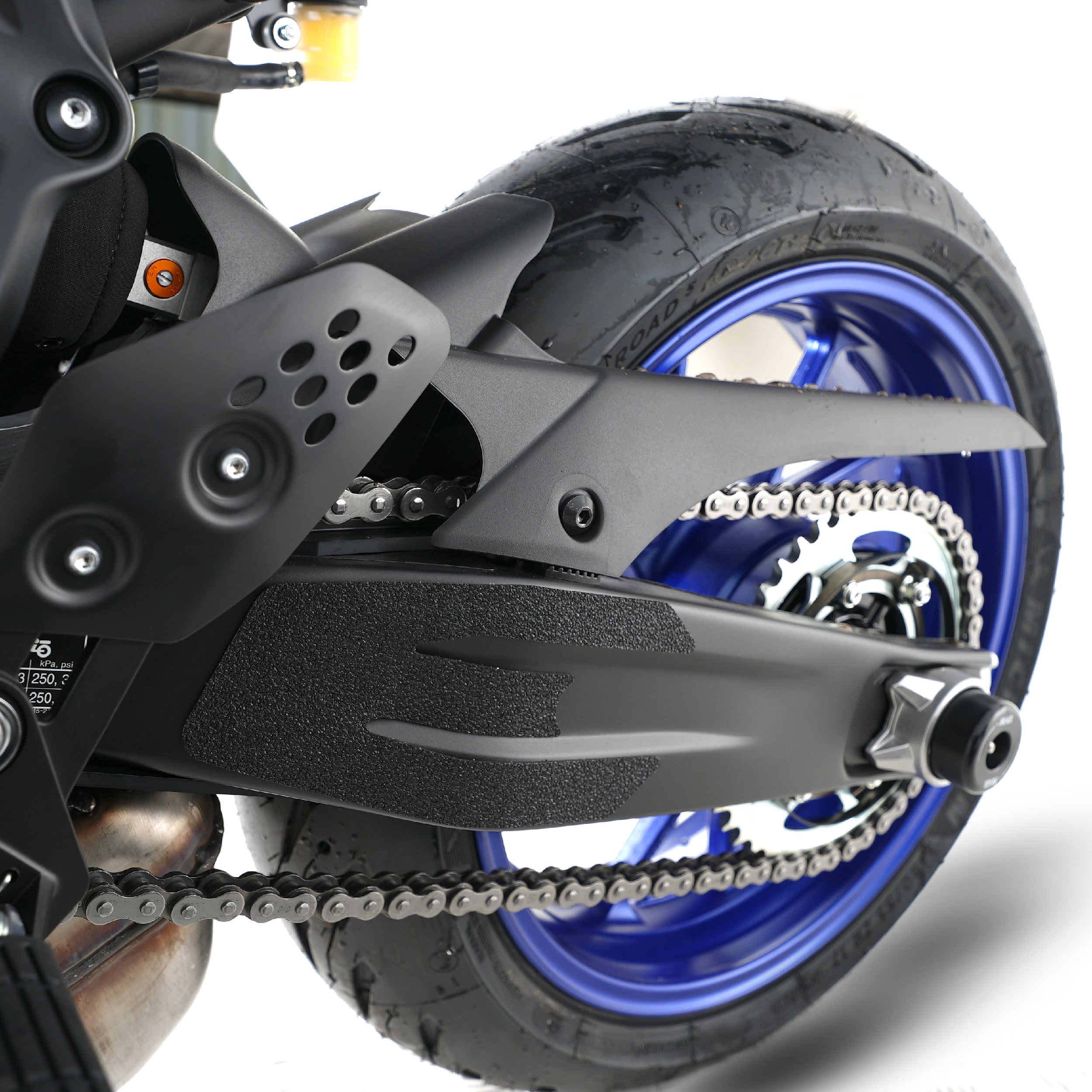R&G Boot Guard Kit for Yamaha MT-07 (FZ-07) '14- '24, XSR700 '16- & R7 '22-25 models