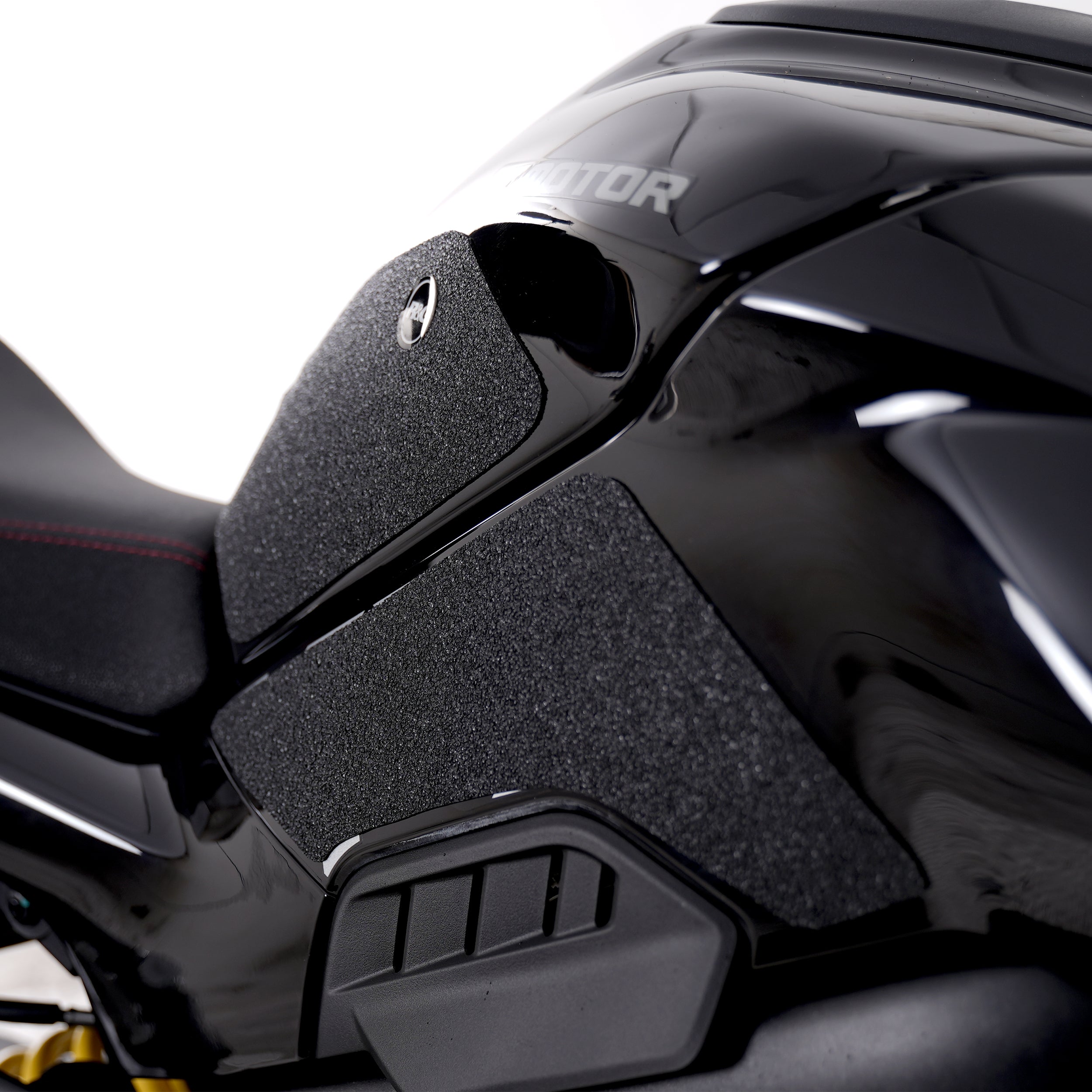 R&G Tank Traction Grips for QJMOTOR SRK 800  '25-