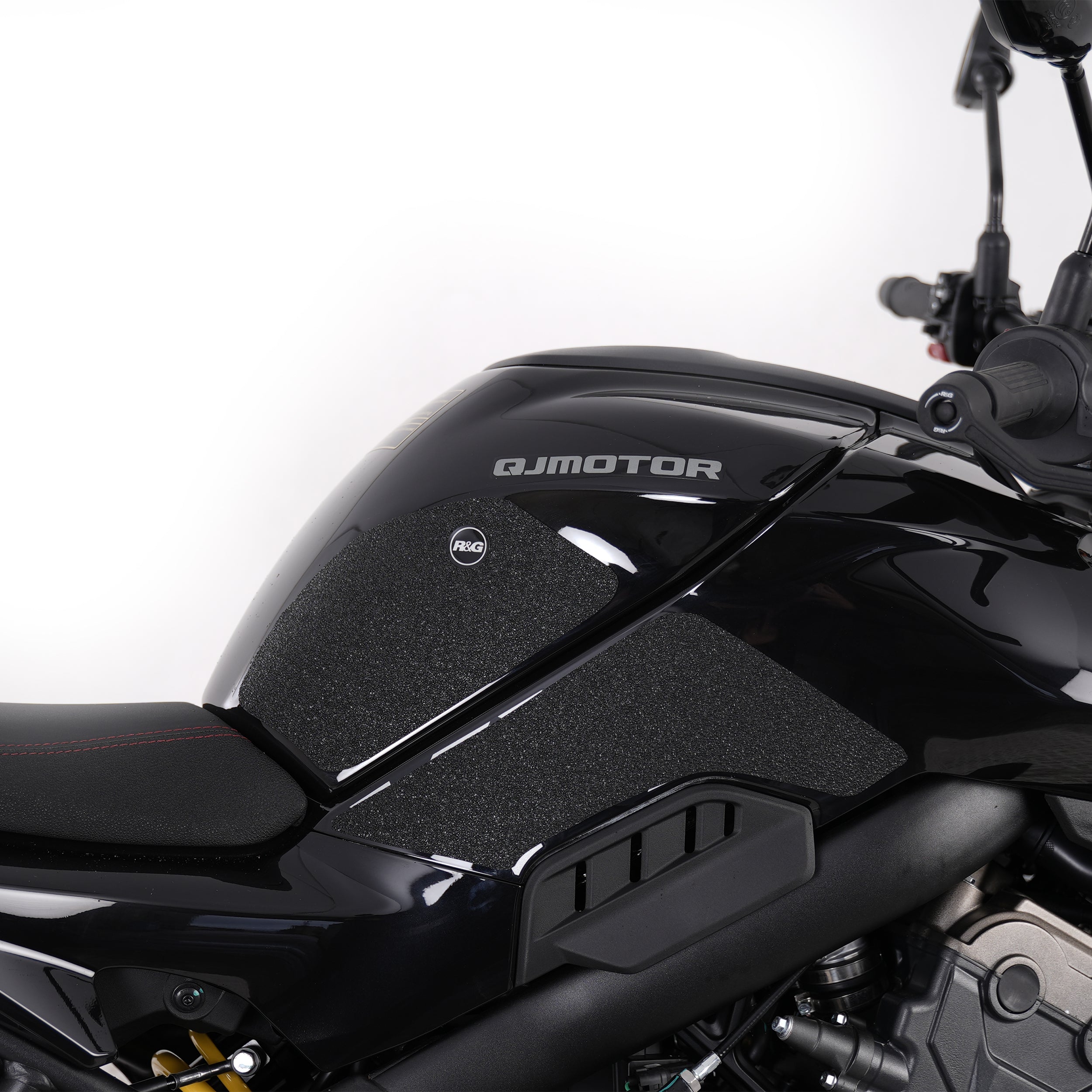 R&G Tank Traction Grips for QJMOTOR SRK 800  '25-