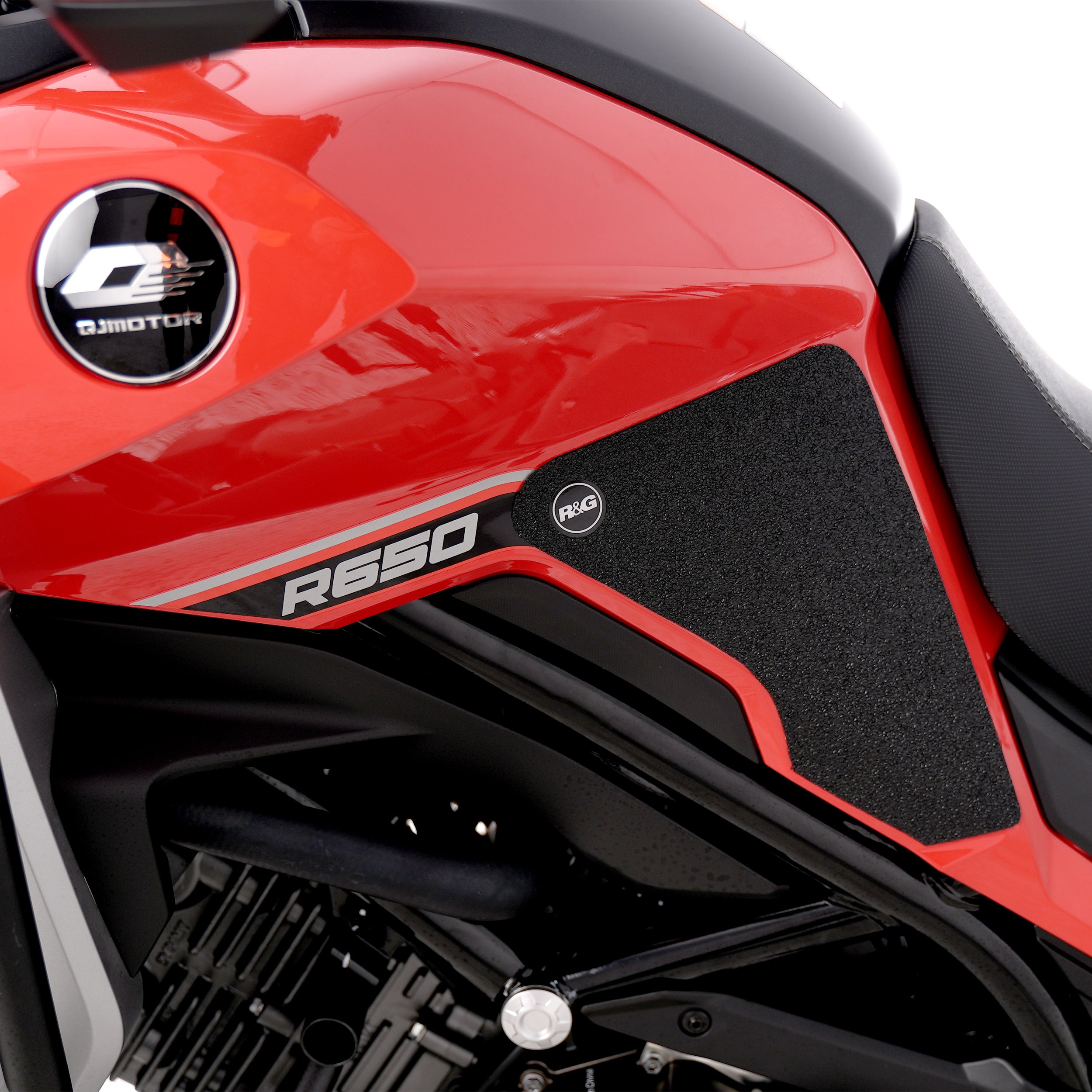 R&G Tank Traction Grips for QJMOTOR SVT 650 X '25-