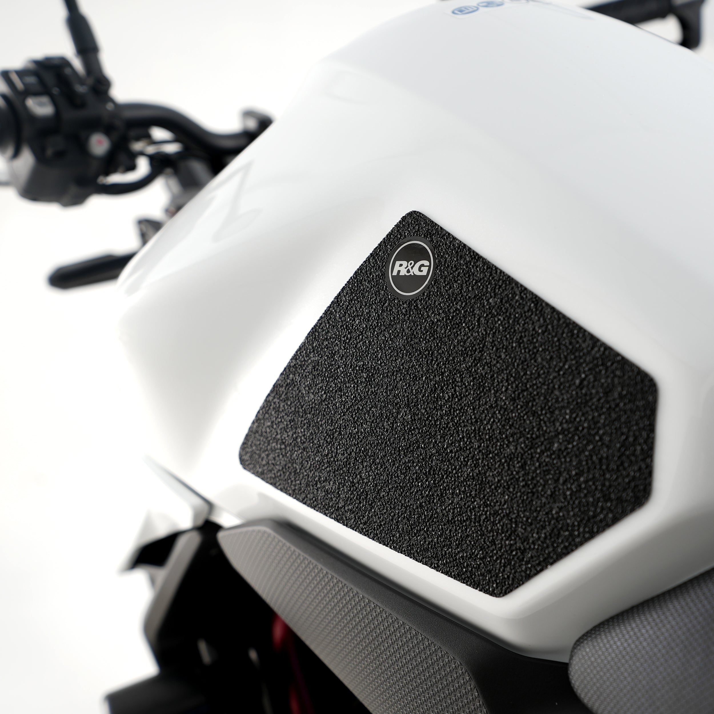 R&G Tank Traction Grips for Honda CB750 Hornet '23-
