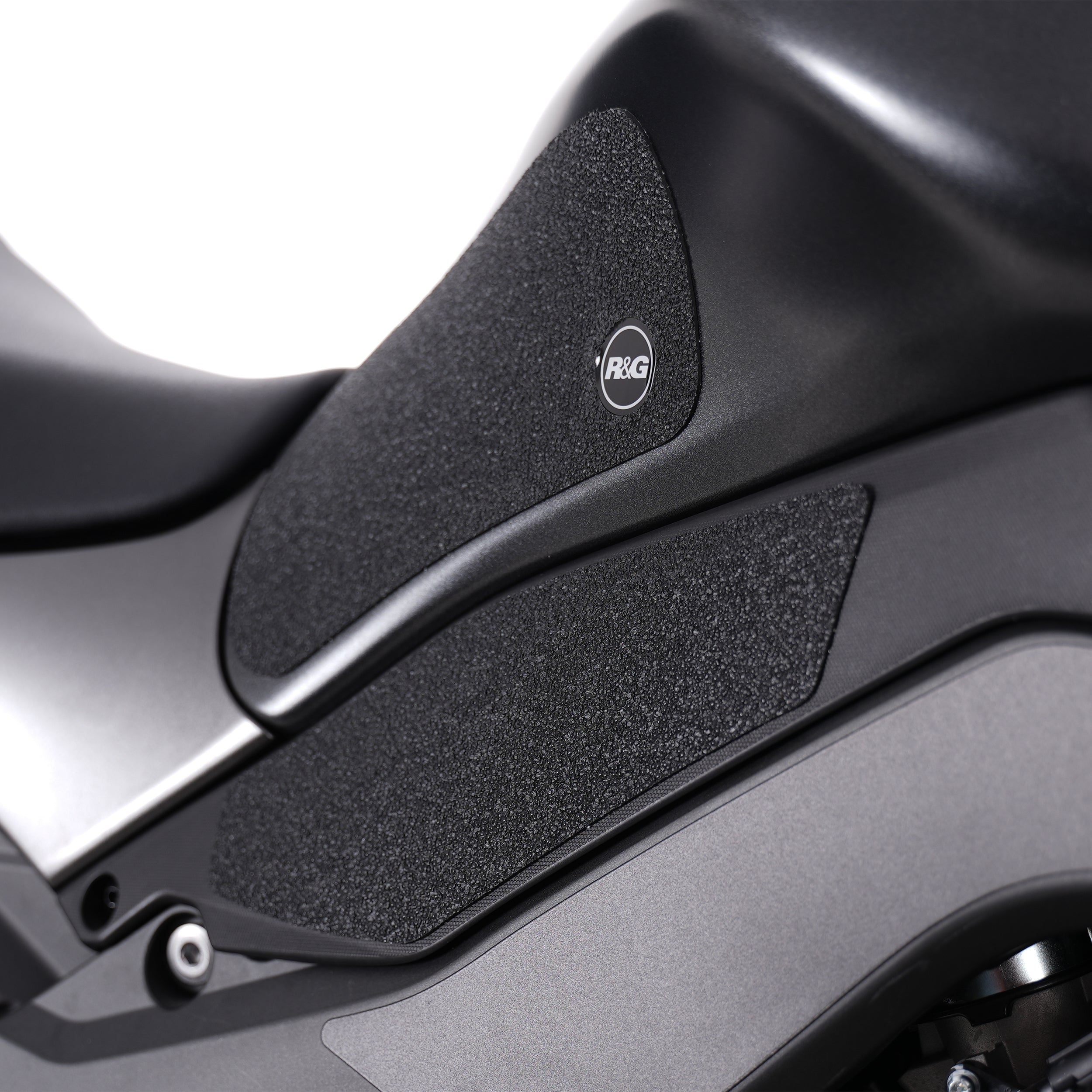 R&G Tank Traction Grip for Kawasaki Z1000 '14-'22, Z1000R '17- & Z1100 '26-