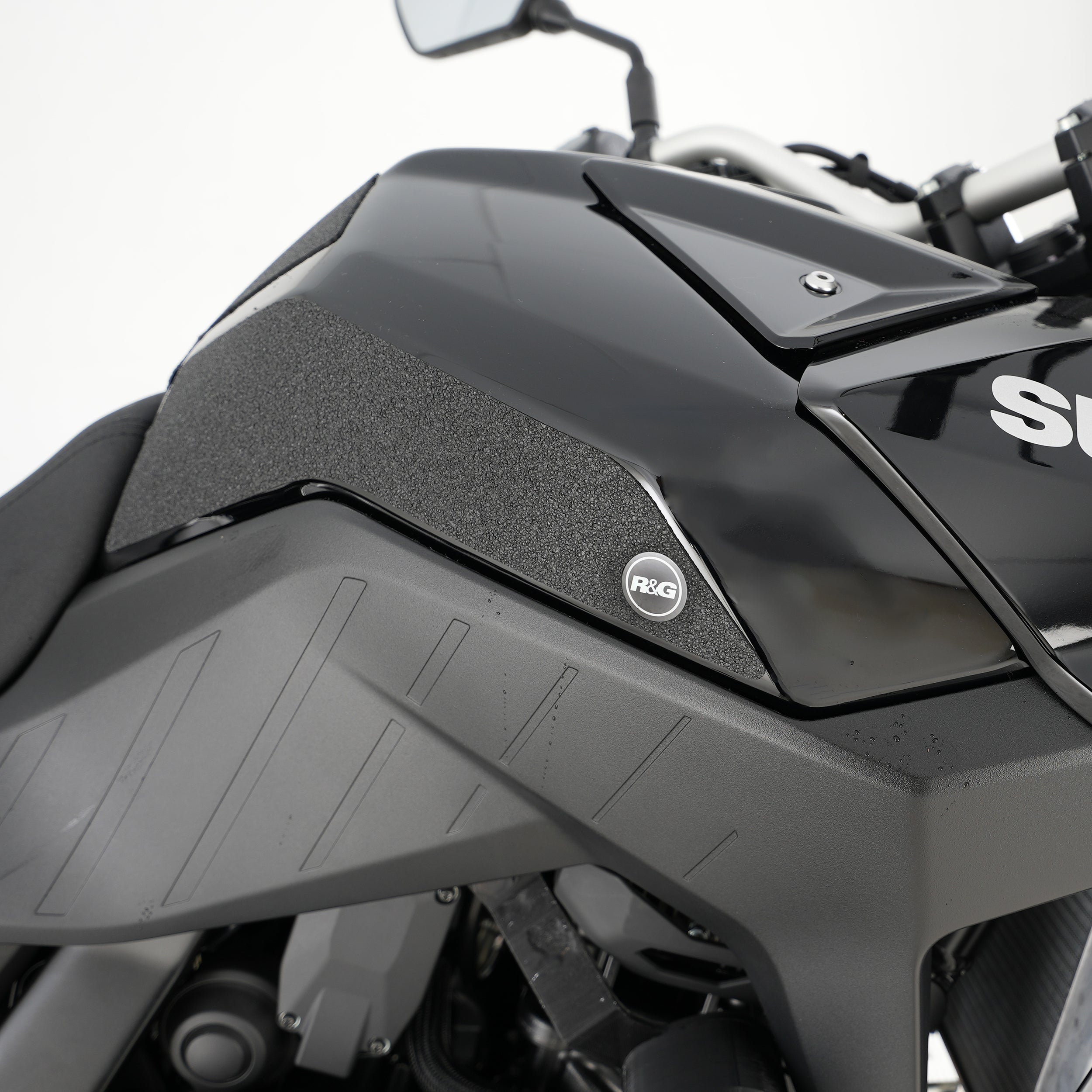R&G Tank Traction Grips for Suzuki V-Strom 800DE / RE '23-