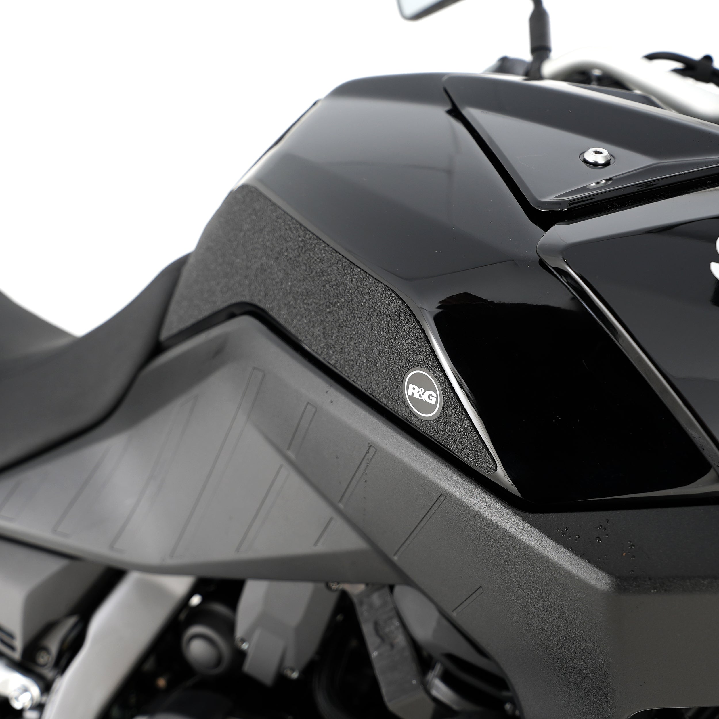 R&G Tank Traction Grips for Suzuki V-Strom 800DE / RE '23-