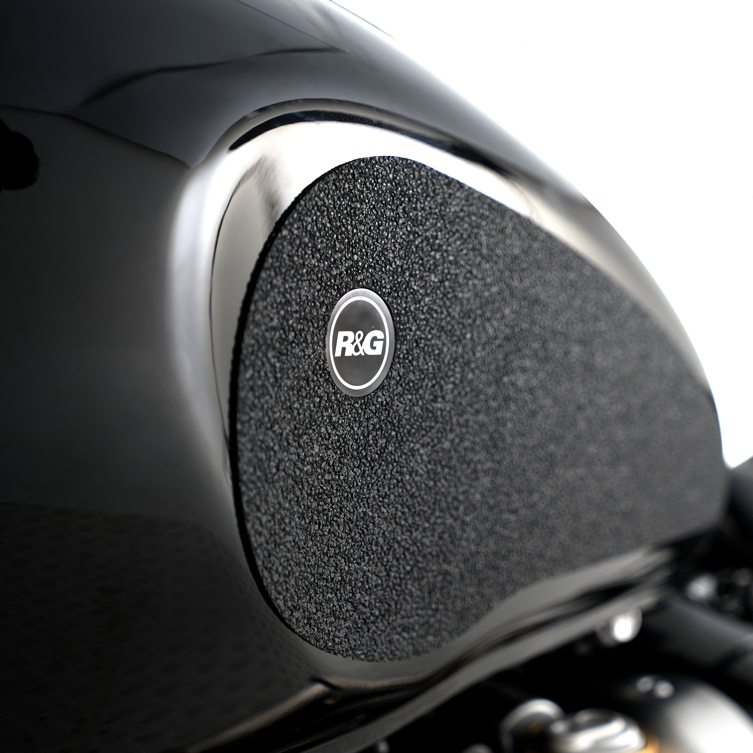 R&G Tank Traction Grips for Triumph Bonneville Bobber '17-
