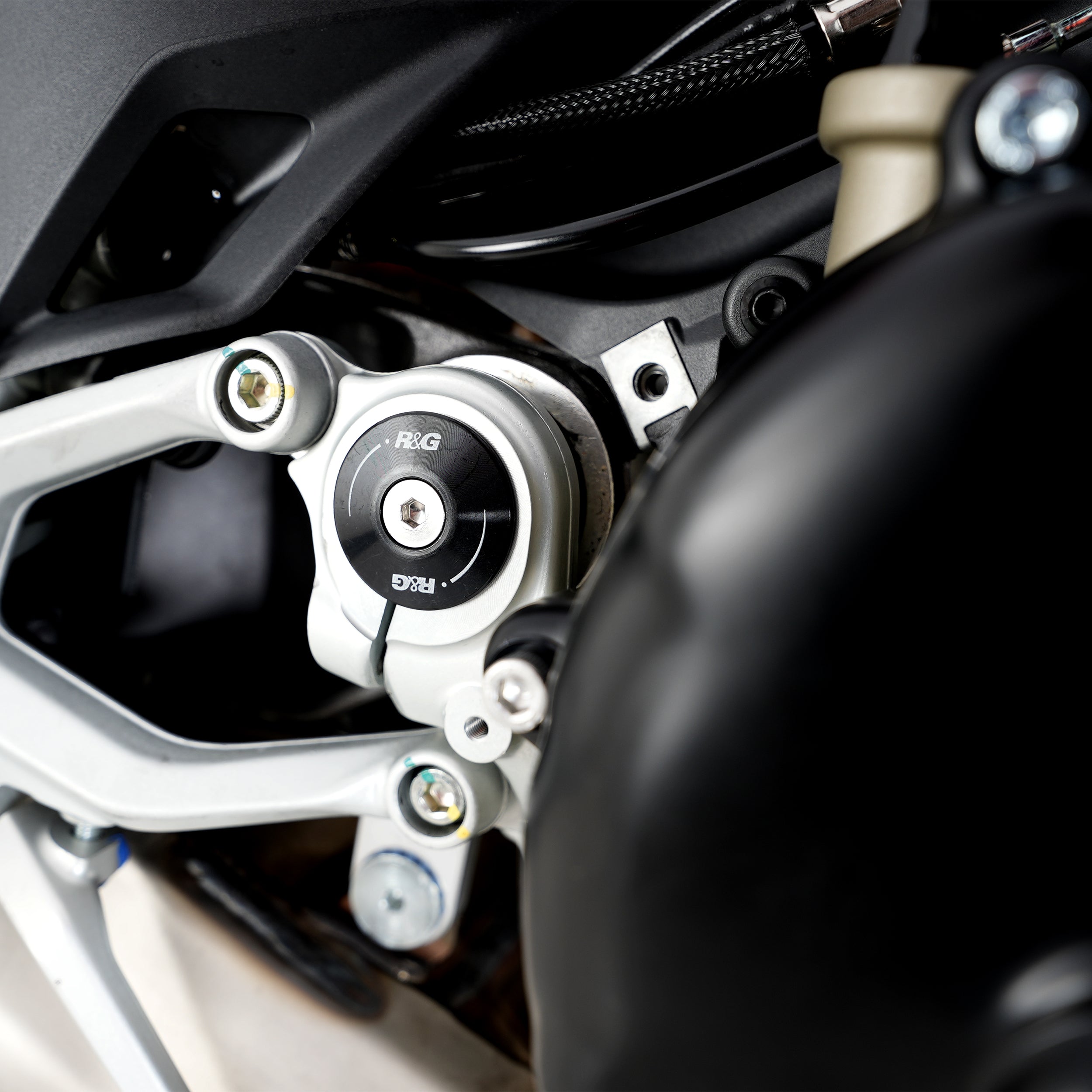 Frame Plug for Ducati Panigale V4 / V4S / V4 Speciale, V4R & Streetfighter V4(S) '20-