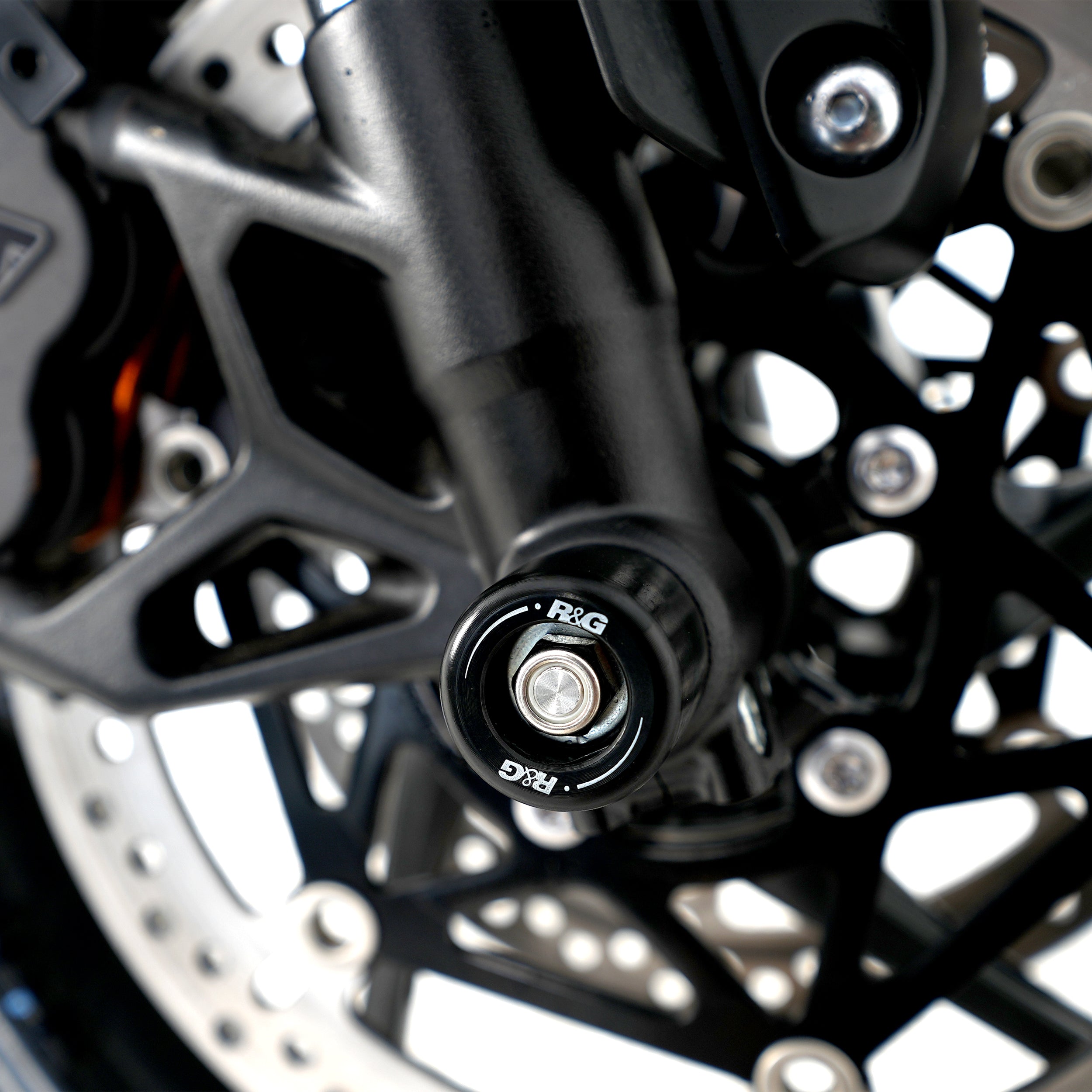 Fork Protectors for Triumph Street Triple R / RS 765 '17-, Street Triple S 765  '17-'20, Daytona 660 '24-, Trident 660 '21-, Tiger Sport 800 '25-,Street Triple 765 RX '26- & & Daytona Moto2â„¢ 765 '20- '24 (small bobbin)