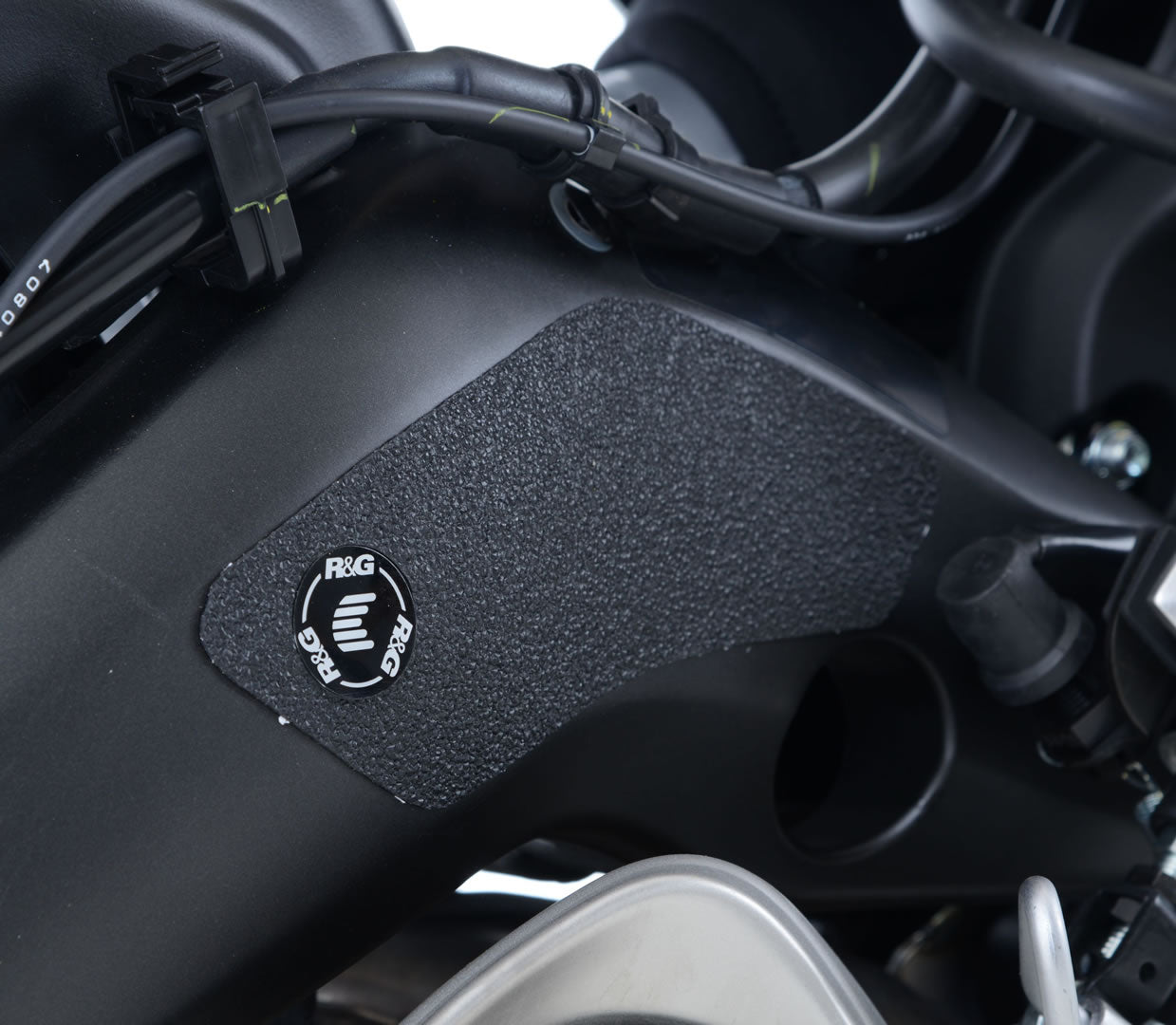 R&G Boot Guard Kit for Yamaha MT-09 '13-'20 (FZ-09) (FJ-09) ,SP '18-'20 & Tracer 900GT '18-'20, XSR900 '16-'21 model.