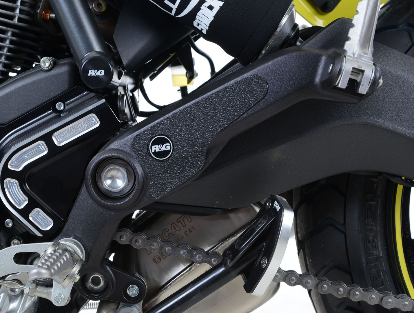 R&G Boot Guard Kit for KTM 125 Duke '17-'23 models