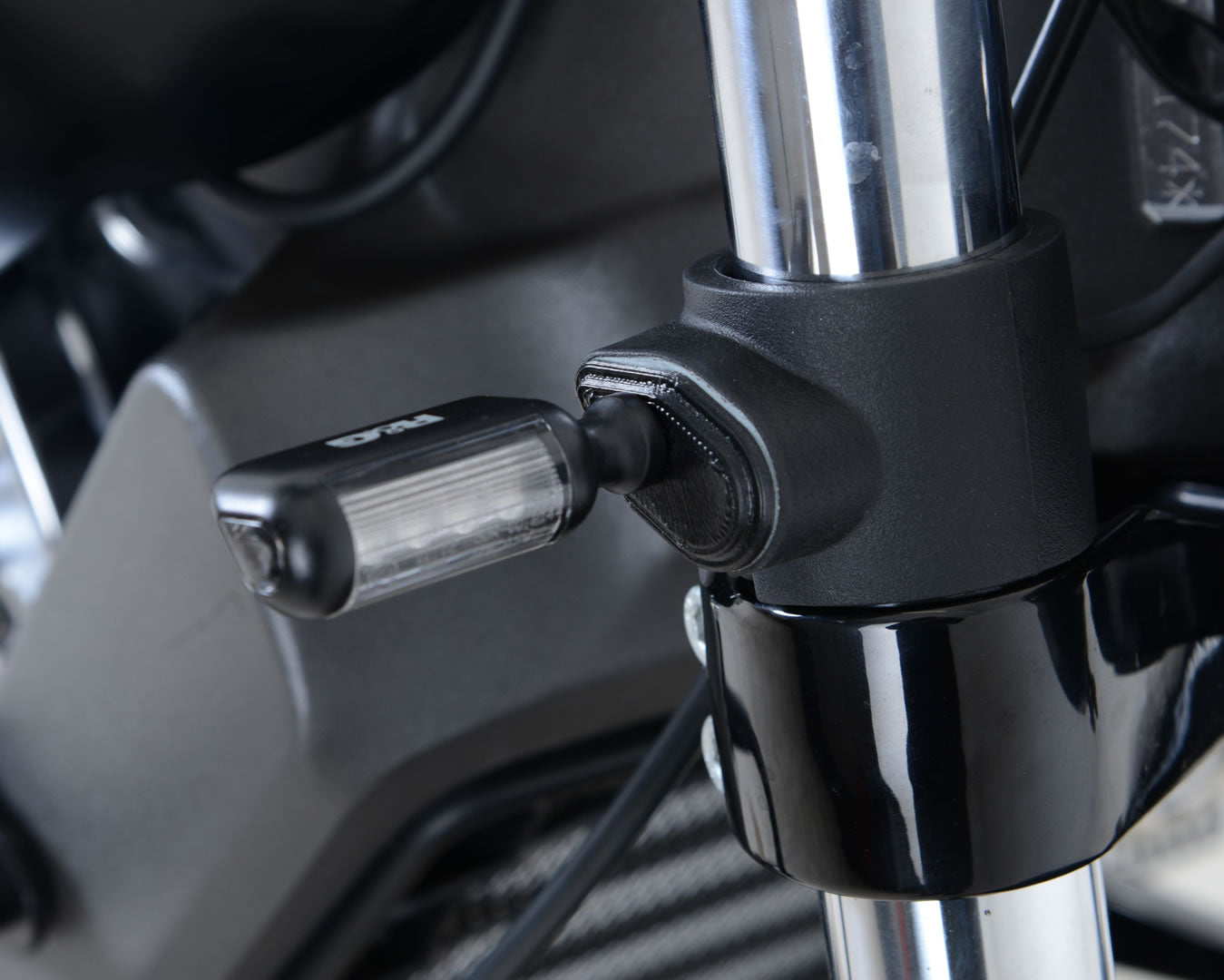 Front Indicator Adapter Kit for Indian Scout '15-, Scout Sixty '18- & Scout Bobber '17-
