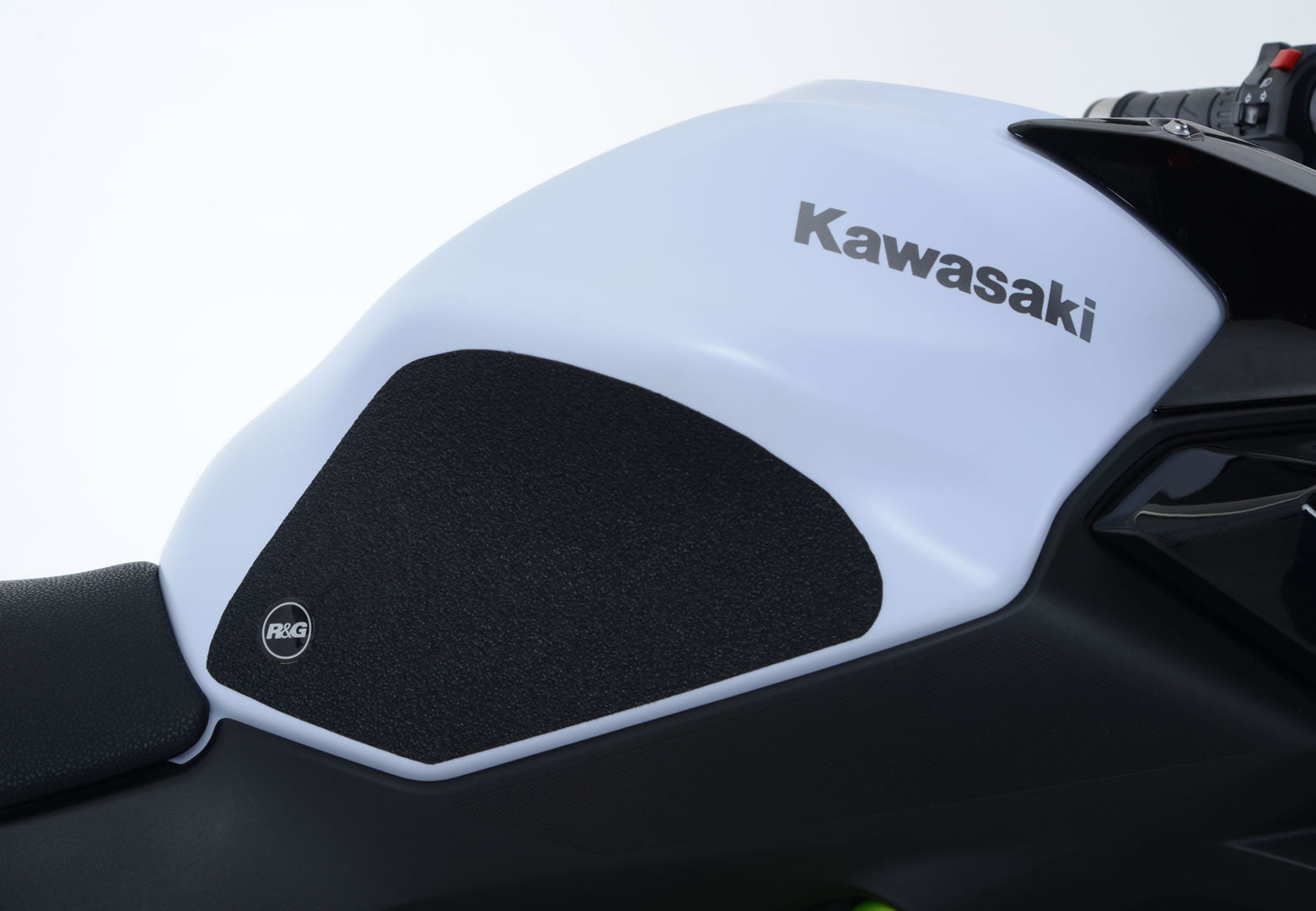 R&G Tank Traction Grip for Kawasaki Z650 '17- & Ninja 650 '17- '24