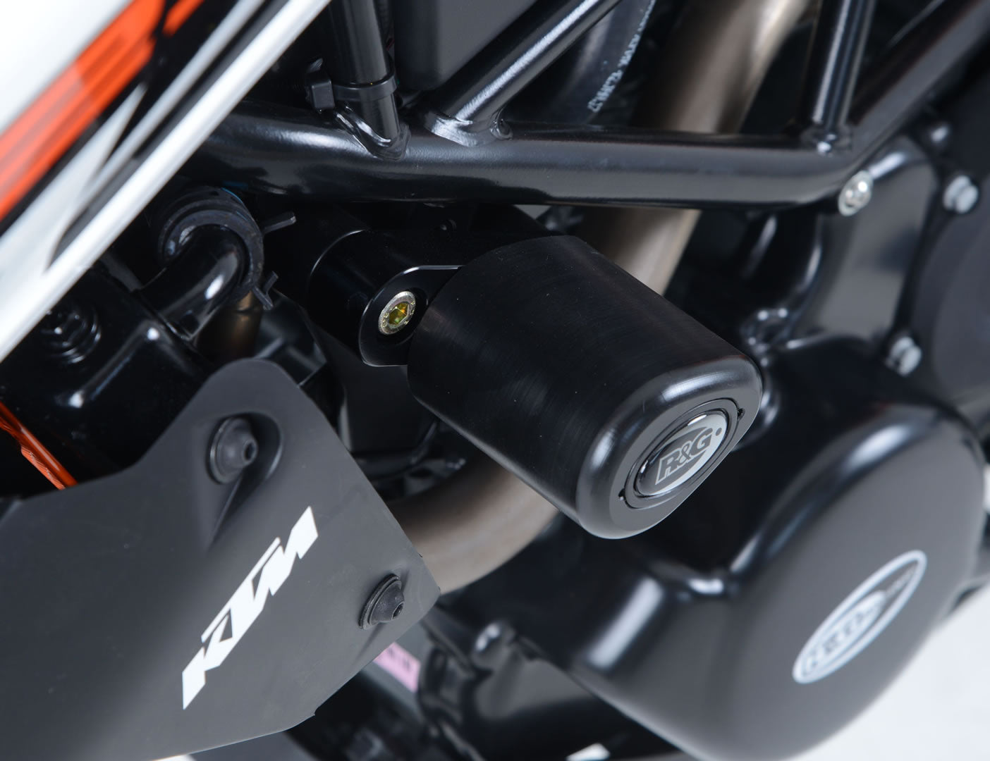 Crash Protectors - Aero Style  forKTM 125 Duke '11-23, 200 Duke '12-, 250 Duke '17-23 and 390 Duke '13-23.