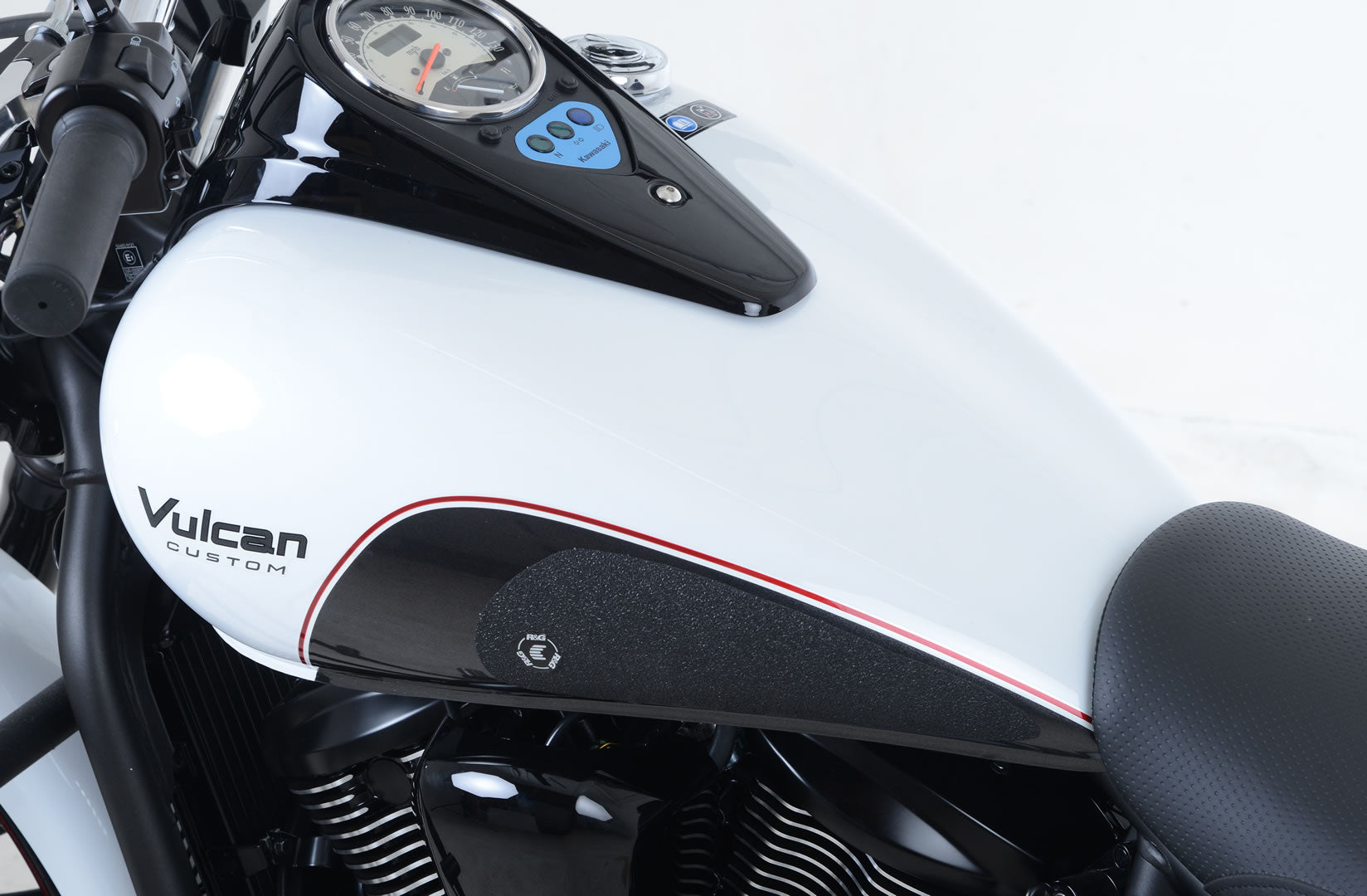 R&G Tank Traction Grips for Kawasaki Vulcan VN900 Csutom '07-, Classic '06- and Classic LT '11-