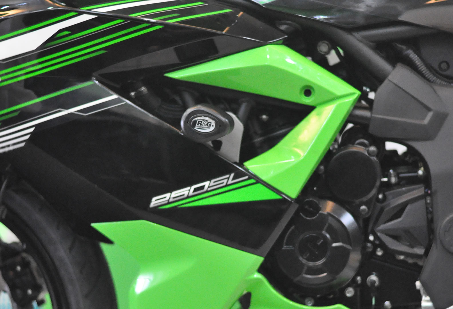 Aero Crash Protectors for Kawasaki Ninja 250SL '14- & Ninja 125 '19- (Non Drill Kit)