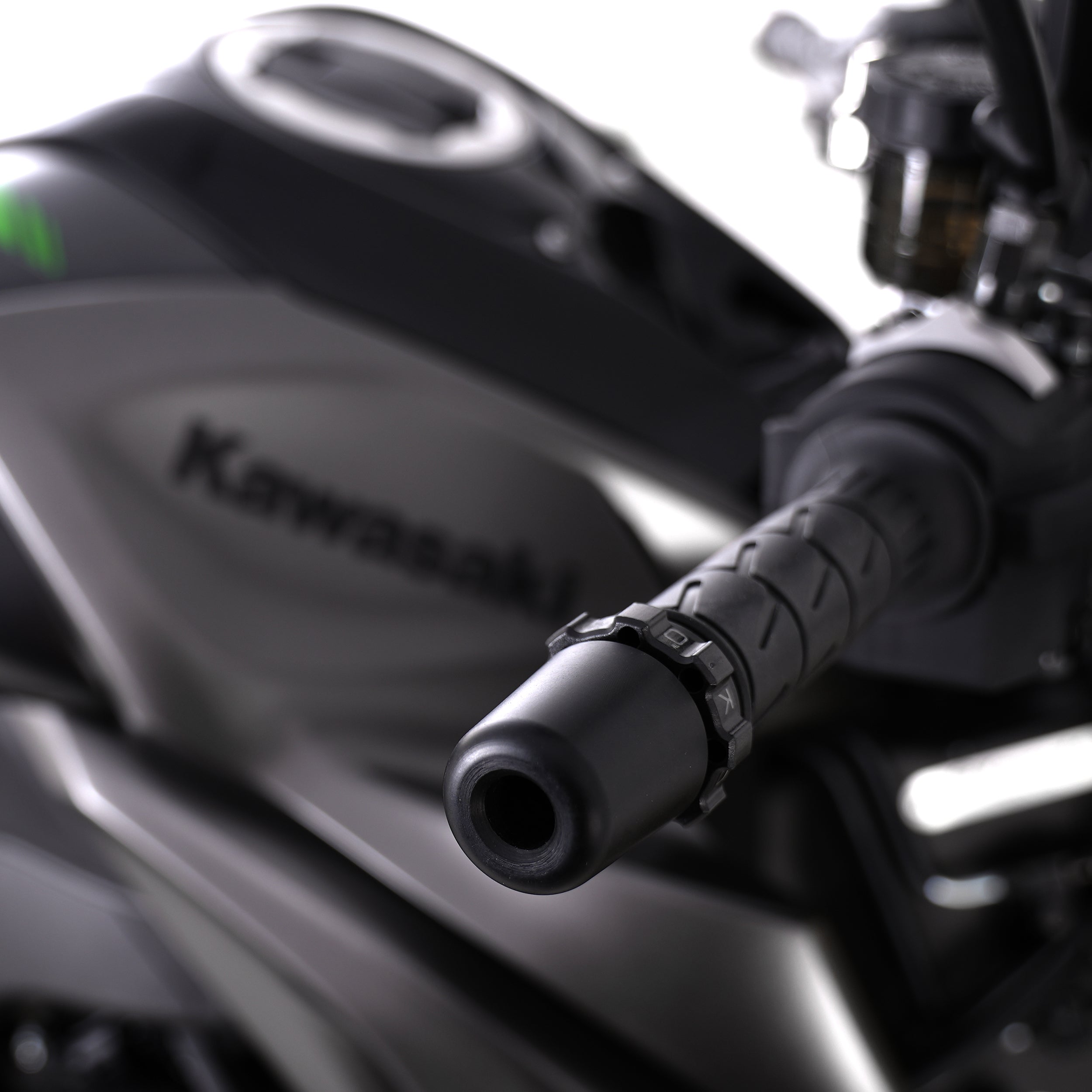Kaoko Throttle Stabilizer for Kawasaki Z1100 '26-, ZX-12, ZX-14,  F1400 GTR ('13-), Versys 1100 ('25-) & 9 others (with heated or non-heated grips)