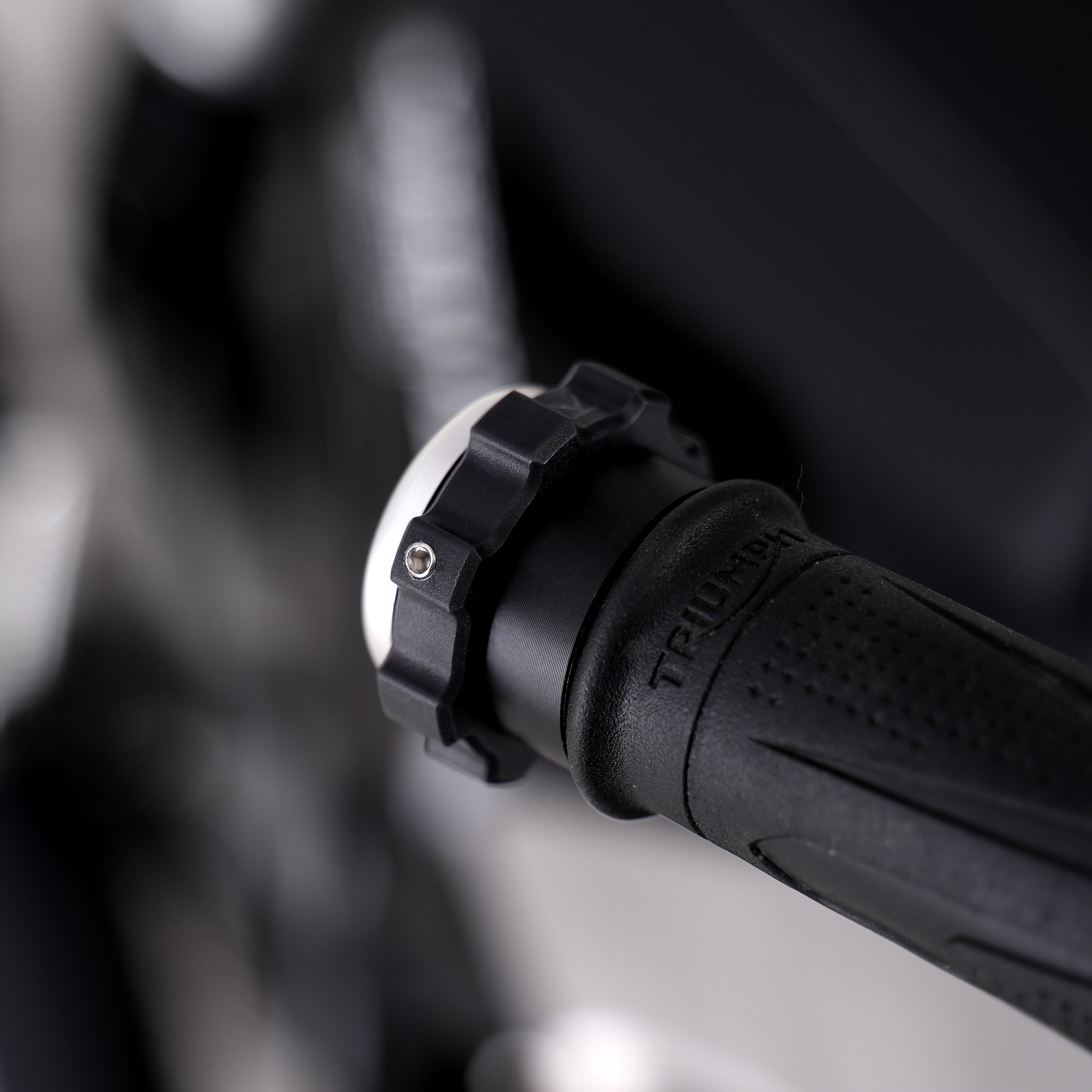 Kaoko Throttle Stabilizer for the Triumph Street Twin 900cc '16-, Triumph Scrambler 900 '23-25, Speed Twin 900 '22- & Speed Twin 1200 '24-