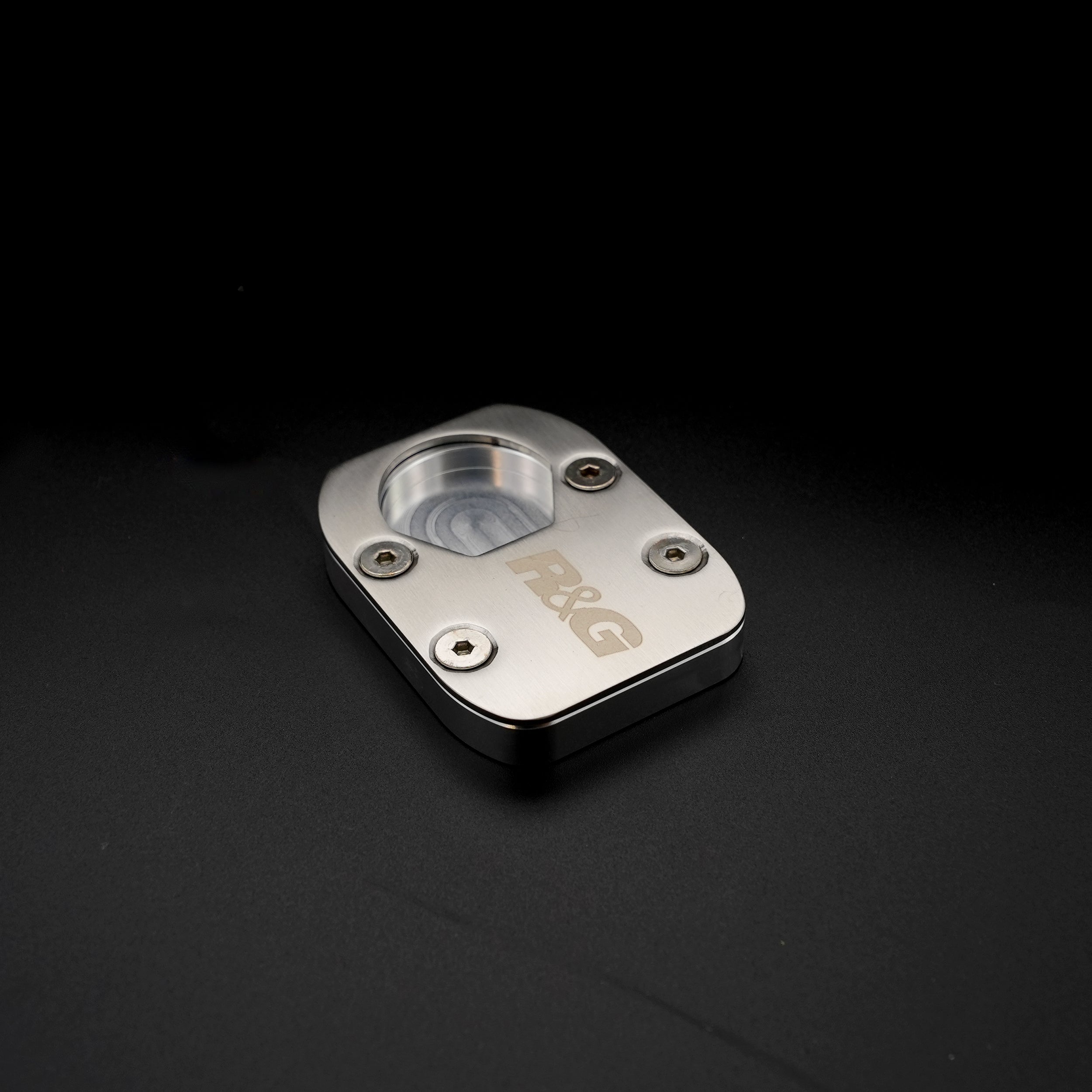 Kickstand Shoe for Yamaha R7 '22-25.