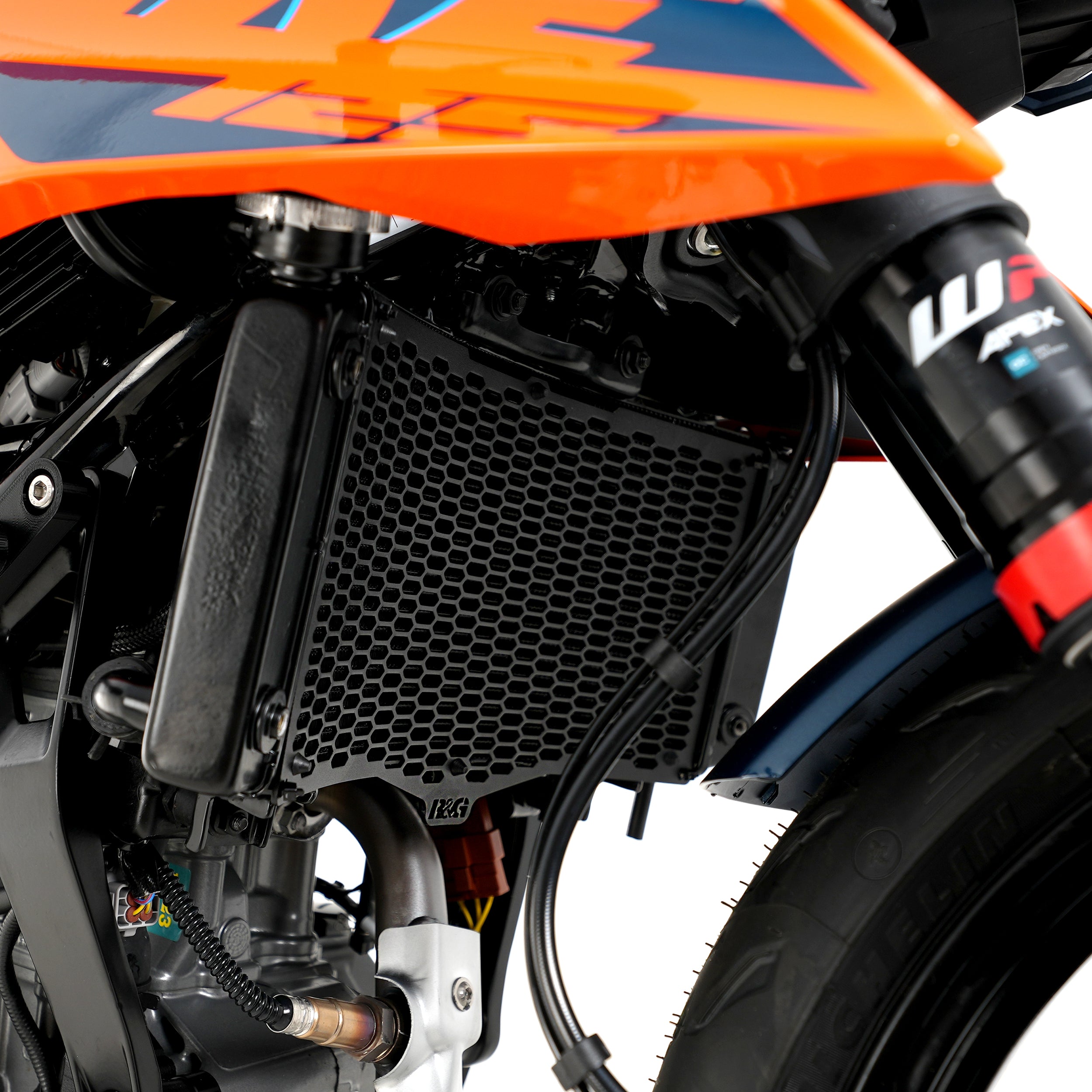 PRO Radiator Guard for KTM RC 390 / 125 / 200 '22-, 390 Adventure R '25-, Duke 125/250/390 '24-,Husqvarna Vitpilen 401 '24-