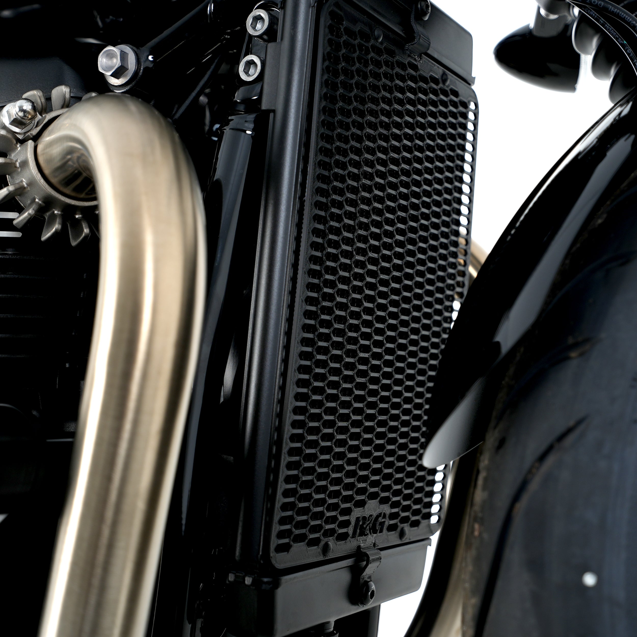 PRO Radiator Guard for Triumph Bonneville Bobber '17-25, Black '18-'20 & Speedmaster '18-