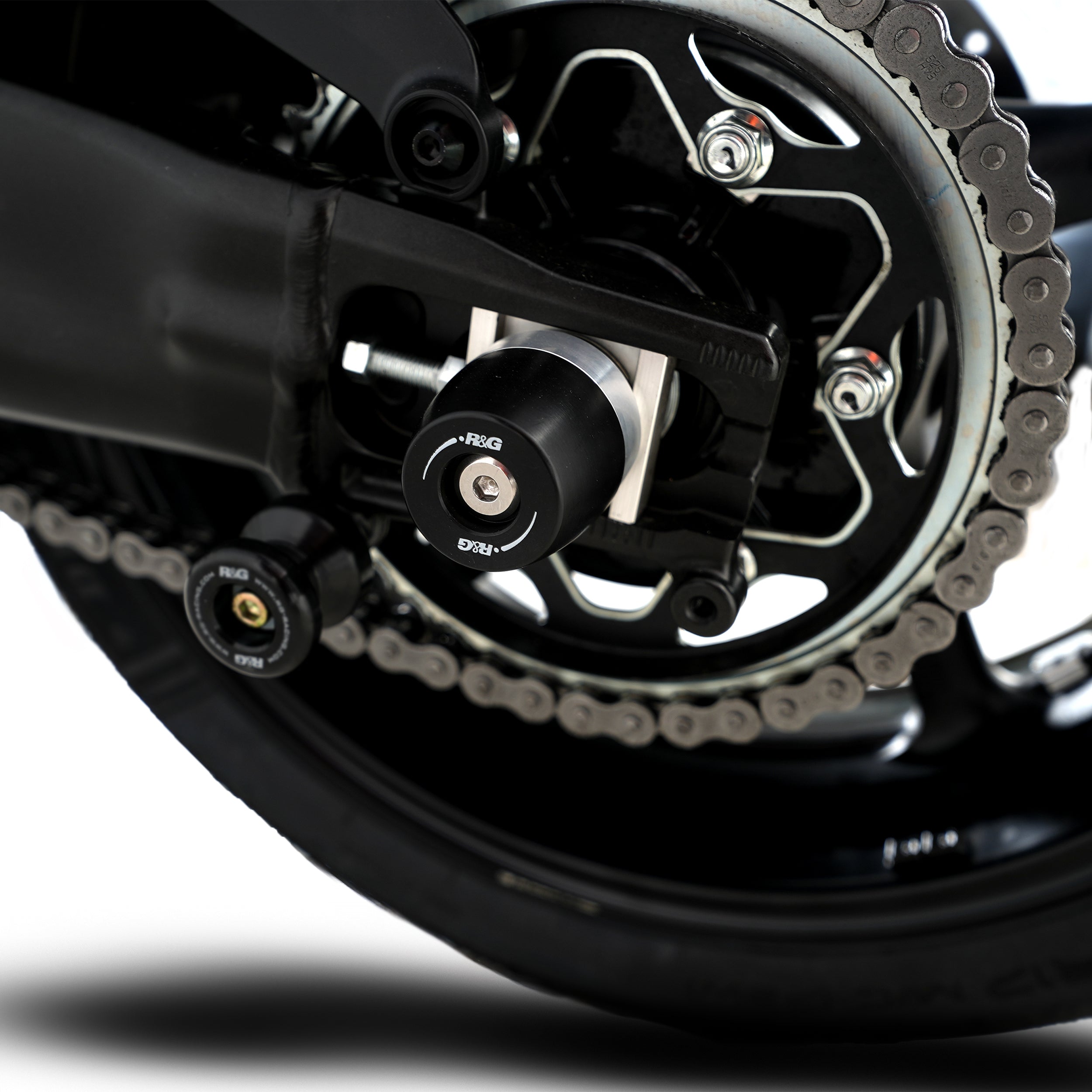 APEX Swingarm Protectors for Yamaha YZF-R9 '25- / MT-09 (SP) '21- / Tracer 9 GT '21- / Tracer 9 GT Plus '25- / XSR900 (GP) '22-