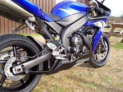 Crash Protectors - Classic Style for Yamaha YZF-R1 lowers '04-'06 (swingarm pivot)
