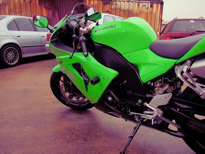 Crash Protectors - Classic Style  for Kawasaki ZX-10R '06-'07 c/w Water Bottle.