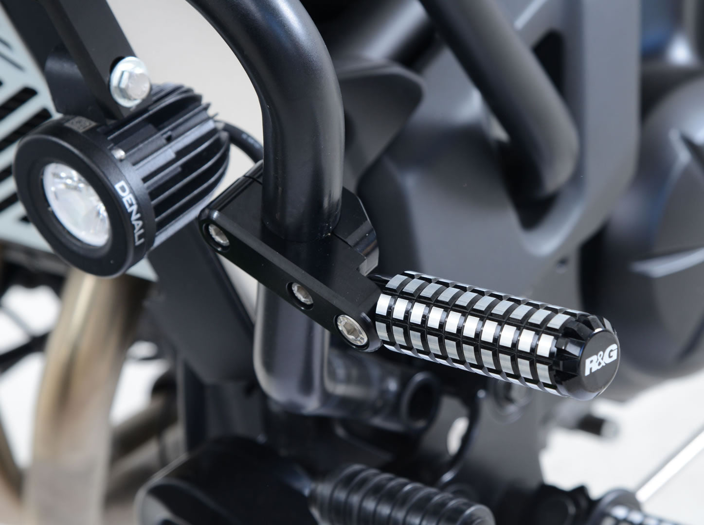 Universal Highway Pegs for 1\(25.4mm) / 7/8\" (22mm) Bars"